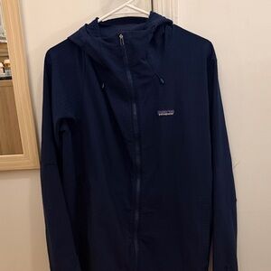 Patagonia Men's navy r1 zip up hoodie